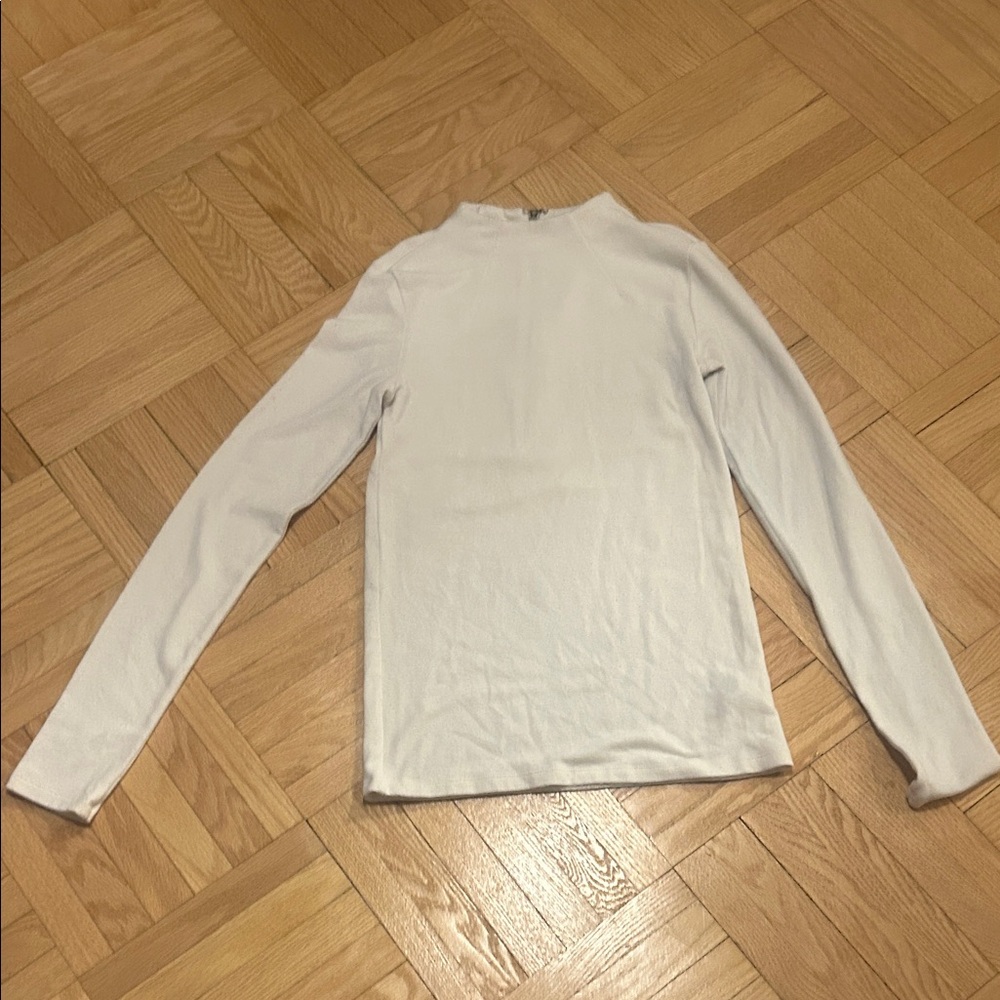 Alice + Olivia Cream Long Sleeve Top